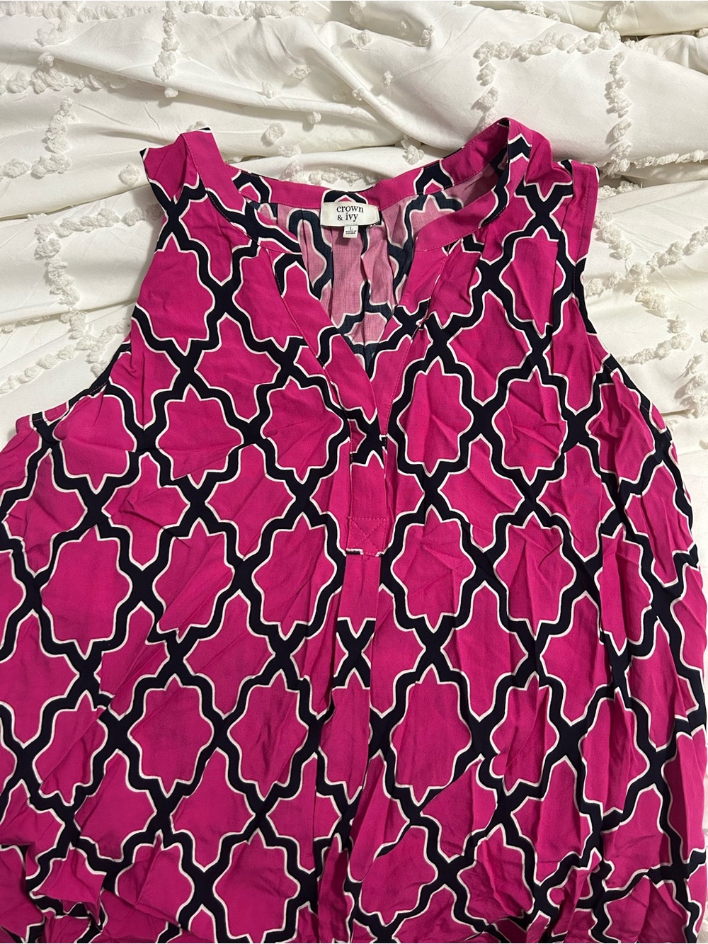 crown & ivy Fuchsia Pink Geometric Sleeveless Camisole